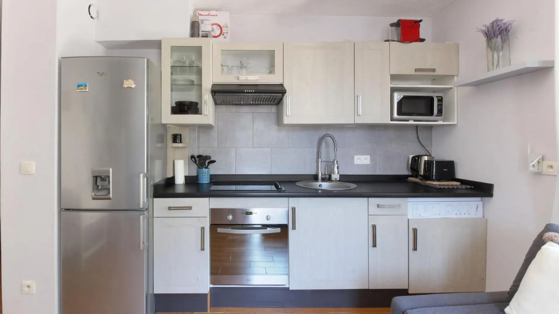 Nook 44 - The Cocoon - Historic Central 2 Bedroom Chamonix 0*,  Francie